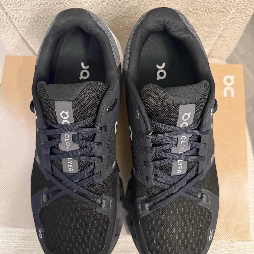 On Running Men's Black Cloudrunner Sneakers